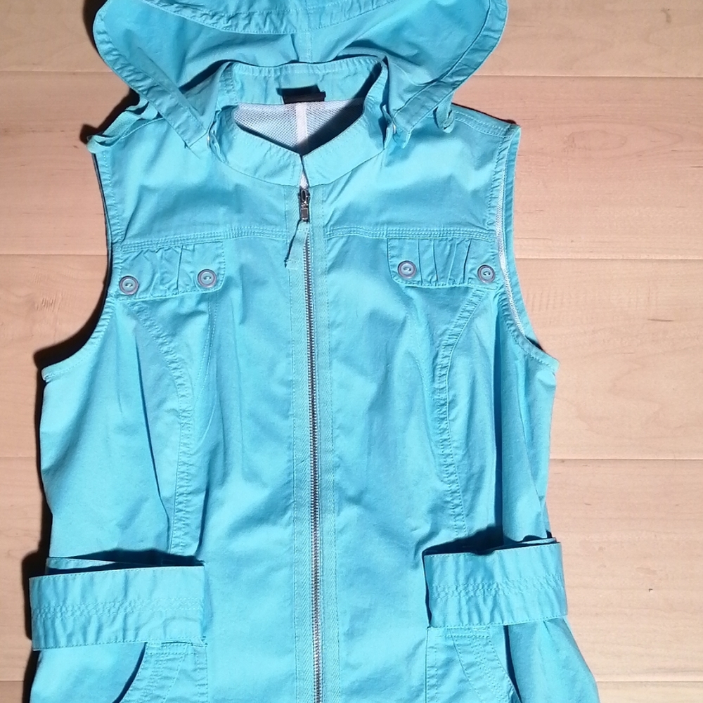 Tribal full zip hooded safari vest with belt
